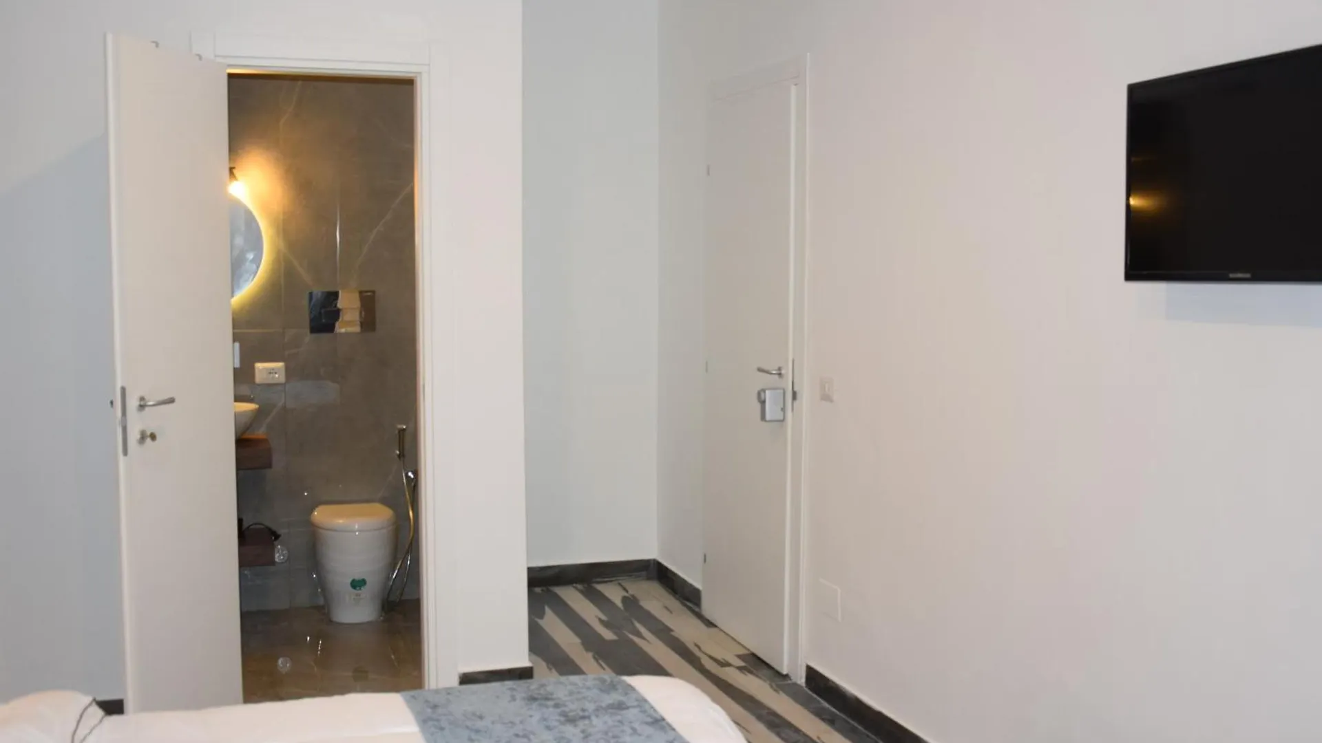 Napoli Central Stay Rooms 0*, Naples Italy