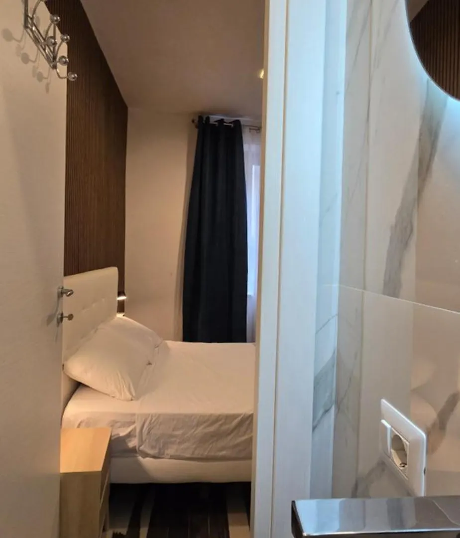 Napoli Central Stay Rooms Guest house