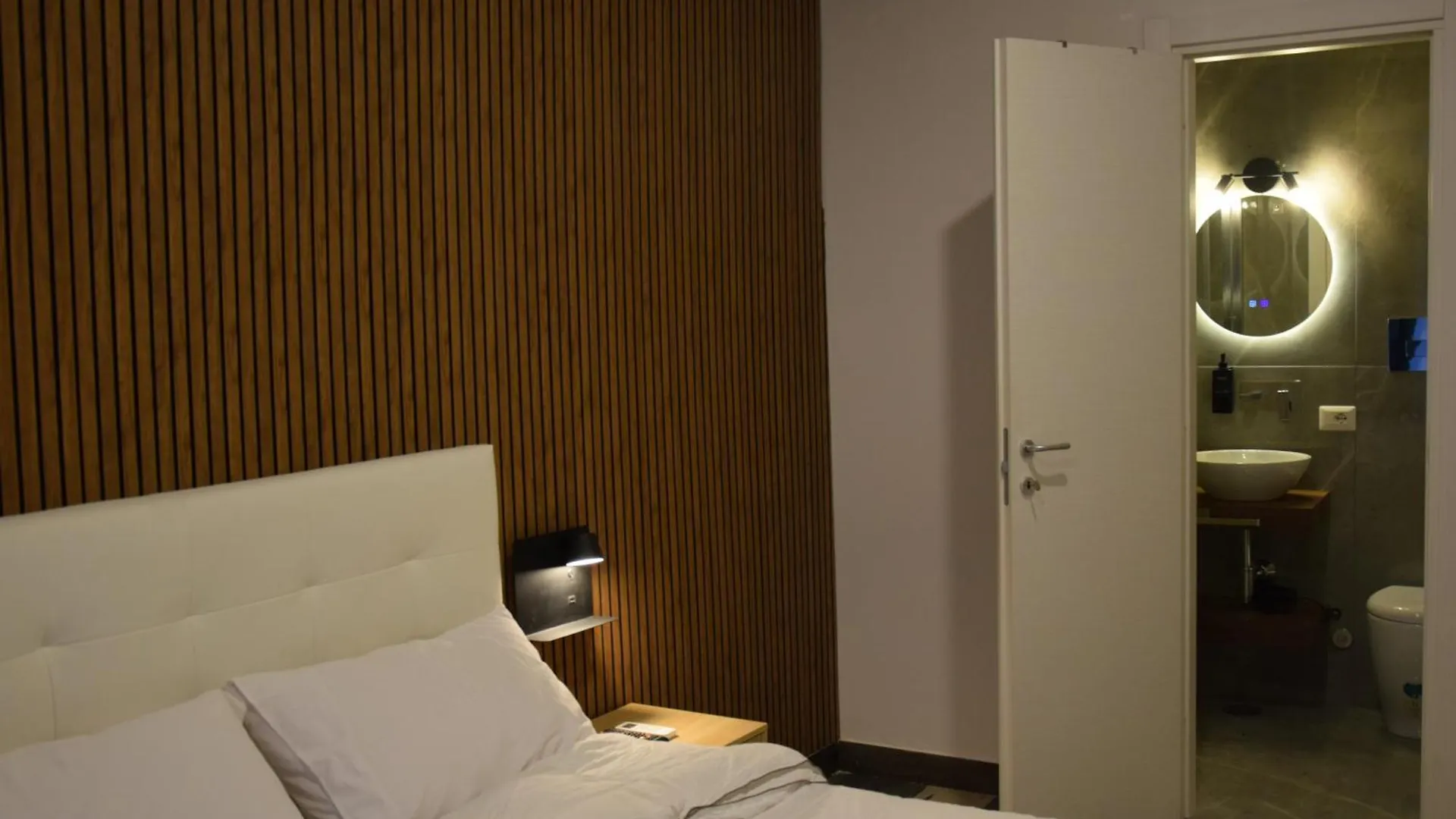 Napoli Central Stay Rooms Naples